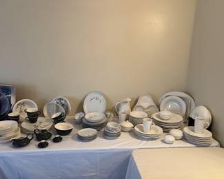 Mid-century dishware