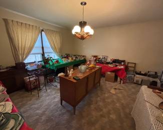 Buffet, vintage items