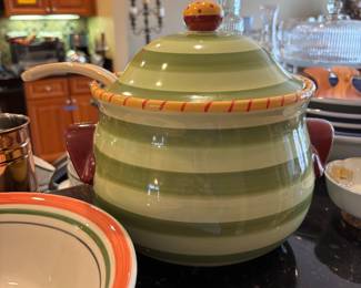 Pfaltzgraff Soup Tureen