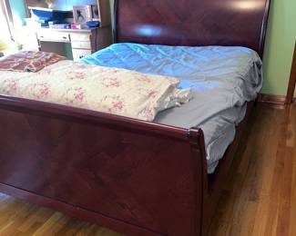 Quality sleigh bed 