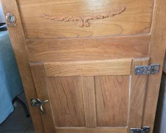Refurbished Ice Chest - great liquor cab