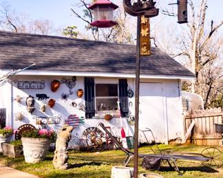 Decorative Iron Patio Furniture and Decor