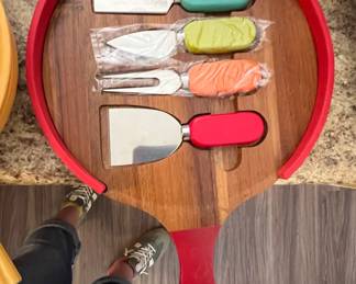 Fiesta Round Cutting Board with Cheese Knives Set third image