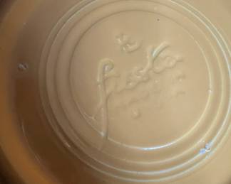 FiestaWare Yellow Casserole Dish with Lid third image