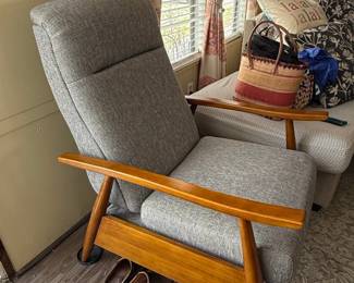 Comfort Pointe Terni Wood Arm Push Back Recliner third image