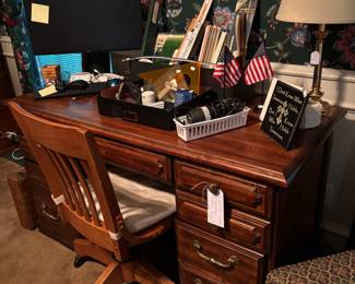 Oak Desk With Locking Drawers