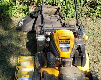 Lot 298:Cub Cadet model SC 700E electric start lawn mower with new air filters