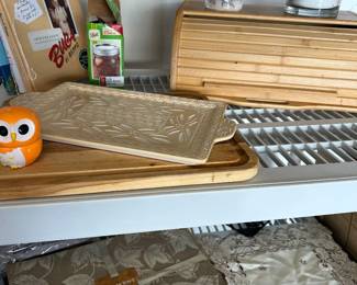Wood breadbox and other kitchen items 