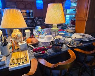 KITCHEN WARES TONS OF KITCHEN STUFF