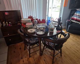 KITCHEN SET WITH MATCHING BAR AND HUTCH 