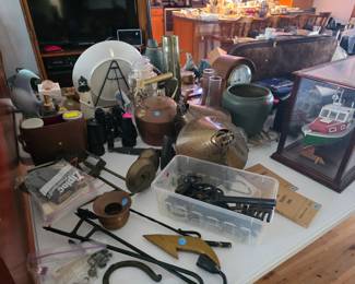 VINTAGE LIGHTING METAL OBJECTS 