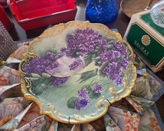 BEAUTIFUL PORCELAIN DISHES 