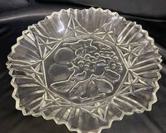 Ruffled Edge Bowl w/Fruit 