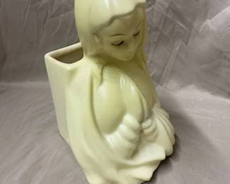 Hull Praying "Mary Madonna" Planter 