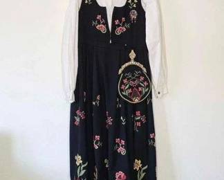 1 Authentic Norwegian Gudbrandsdalen Dress Bunad. With 830 Silver Pin and Cufflinks.