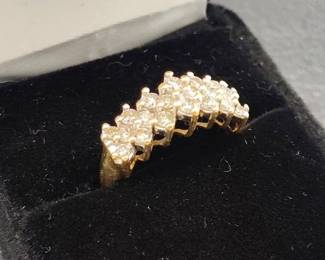 Ladies Diamond And Gold Ring