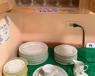 Pieces included in setting