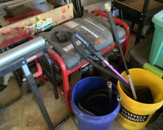 Generator,  plastic buckets