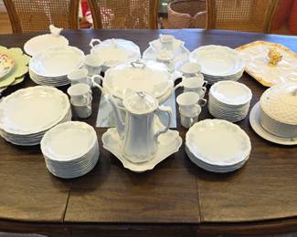 Baronesse Tirschenreuth 1838 China Set