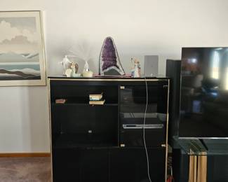 black glass stereo/audio holder