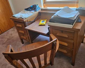 sold a s et. desk and chair