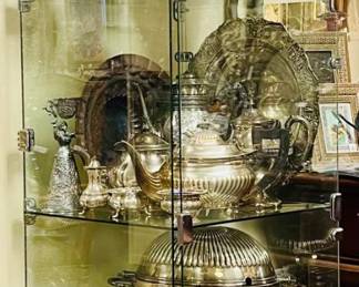 Fine Natural Silver Plate & Figuers     
WE ACCEPT ALL REASONABLE OFFERS
• Handwoven Persian & Oriental Rugs and Kilims
• Fine Art & Original Oil Paintings
• Antiques & Decorative Tapestries
• Fine Jewelry – Gold, Silver & Rare Coins
• Diamonds & Investment-Grade Gemstones