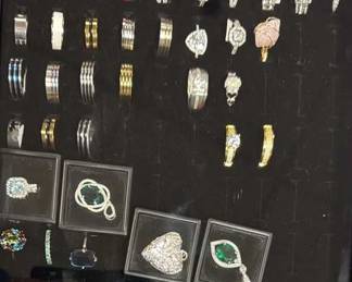 Fine Rings Jewellery;  WE ACCEPT ALL REASONABLE OFFERS

• Handwoven Persian & Oriental Rugs and Kilims
• Fine Art & Original Oil Paintings
• Antiques & Decorative Tapestries
• Fine Jewelry – Gold, Silver & Rare Coins
• Diamonds & Investment-Grade Gemstones