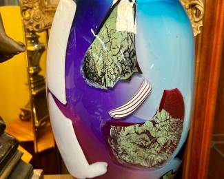 Signed hand blown art glass vase by Leon Applebawn 