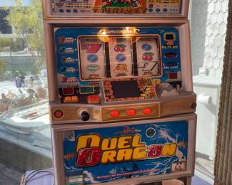 Working slot machine with about 100 tokens!