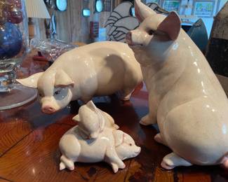 here's that pig family again!