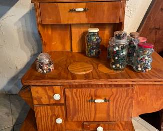 children's toy stove & marbles