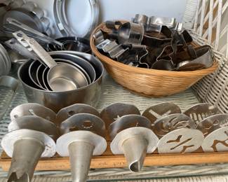 vintage cookie press, vintage cookie cutters and measuring cups