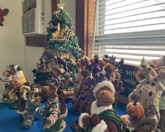 about five nativity scenes (maybe more!) including thomas kincaid