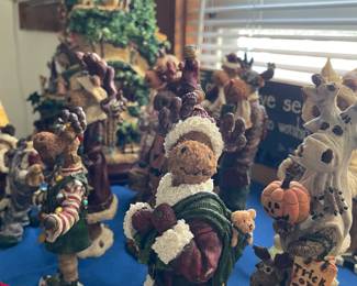 about five nativity scenes (maybe more!) including thomas kincaid