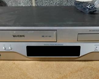 Toshiba SD-V393 DVD Video Player/Video Cassette Recorder