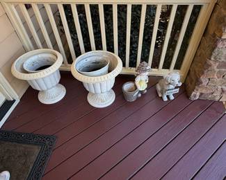 Set of 2 Composite Resin Urn Planters with Decorative Garden Figurines