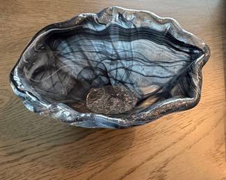 Better Homes & Gardens "Winterberry" Dinner Plate and Swirl Glass Bowl