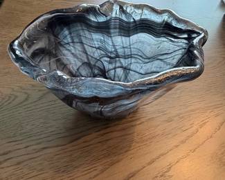 Better Homes & Gardens "Winterberry" Dinner Plate and Swirl Glass Bowl