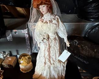 Franklin Mint Heirloom Victorian Bride Doll
