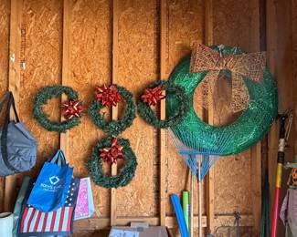 Artificial Christmas Wreaths with Bows and Glitter