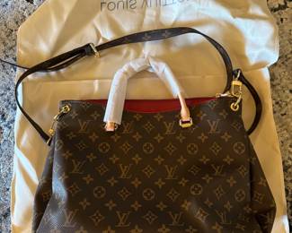 Louis Vuitton Pallas MM Monogram Canvas Handbag