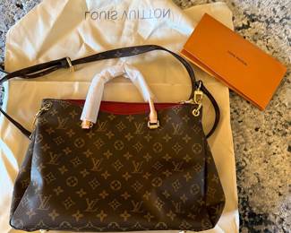Louis Vuitton Pallas MM Monogram Canvas Handbag