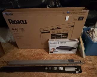 Roku 55" 4K HDR Smart TV with Black+Decker Griddle and Umbra Drapery Rods