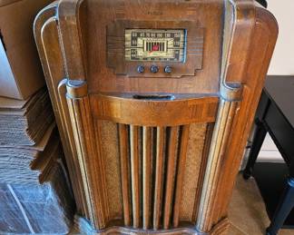 1940s Philco console radio