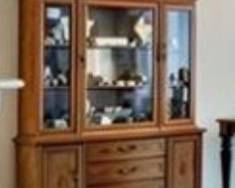 Antique hutch with chinawear