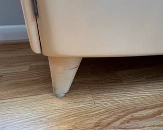 D1 - $500. Heywood Wakefield Vintage Hutch / Display Cabinet. Very good condition. Measures 32" wide x 17" deep x 65" tall. Moves in 2 pieces. Top Shelf is adjustable and so is the one in the bottom!