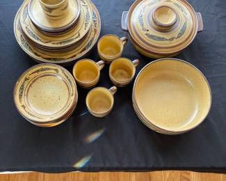 D150 - $80. Otagiri Speckled Stoneware 21 Pcs Set. 