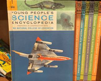 D87 - $10. Young Peoples Science Encyclopedia 1970. 20 Book Set. 