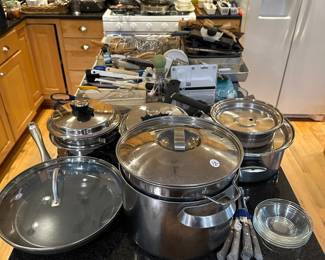 Overview! Lots of smalls to browse! We can not hold specific items from overview - if they are in a photo with a D# we're happy to hold!