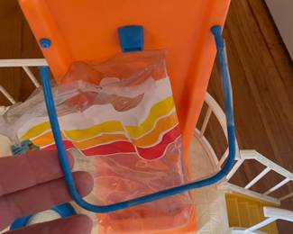 D137 - $40. Vintage 1980s Barbie Dream Swimming Pool & Accessories. The pool itself has a significant crack. 